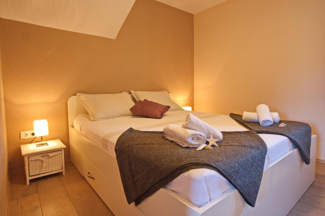 Apartments With A Parking Space Jelsa, Hvar - 8713 젤사 외부 사진