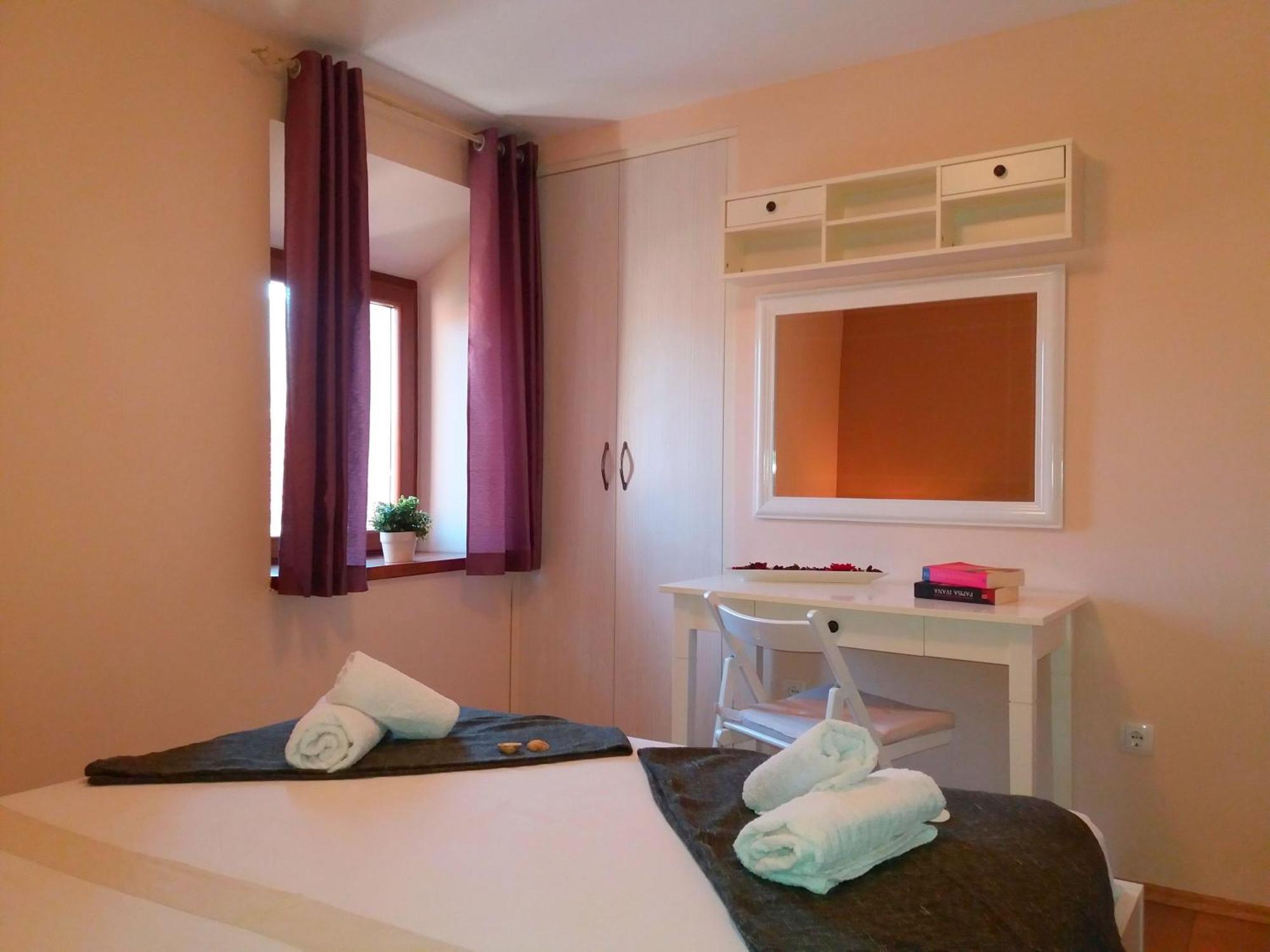 Apartments With A Parking Space Jelsa, Hvar - 8713 젤사 객실 사진